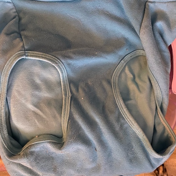 Dog sweater size large - Picture 2 of 3